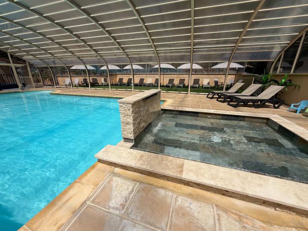 piscine chauffée couverte dordogne
